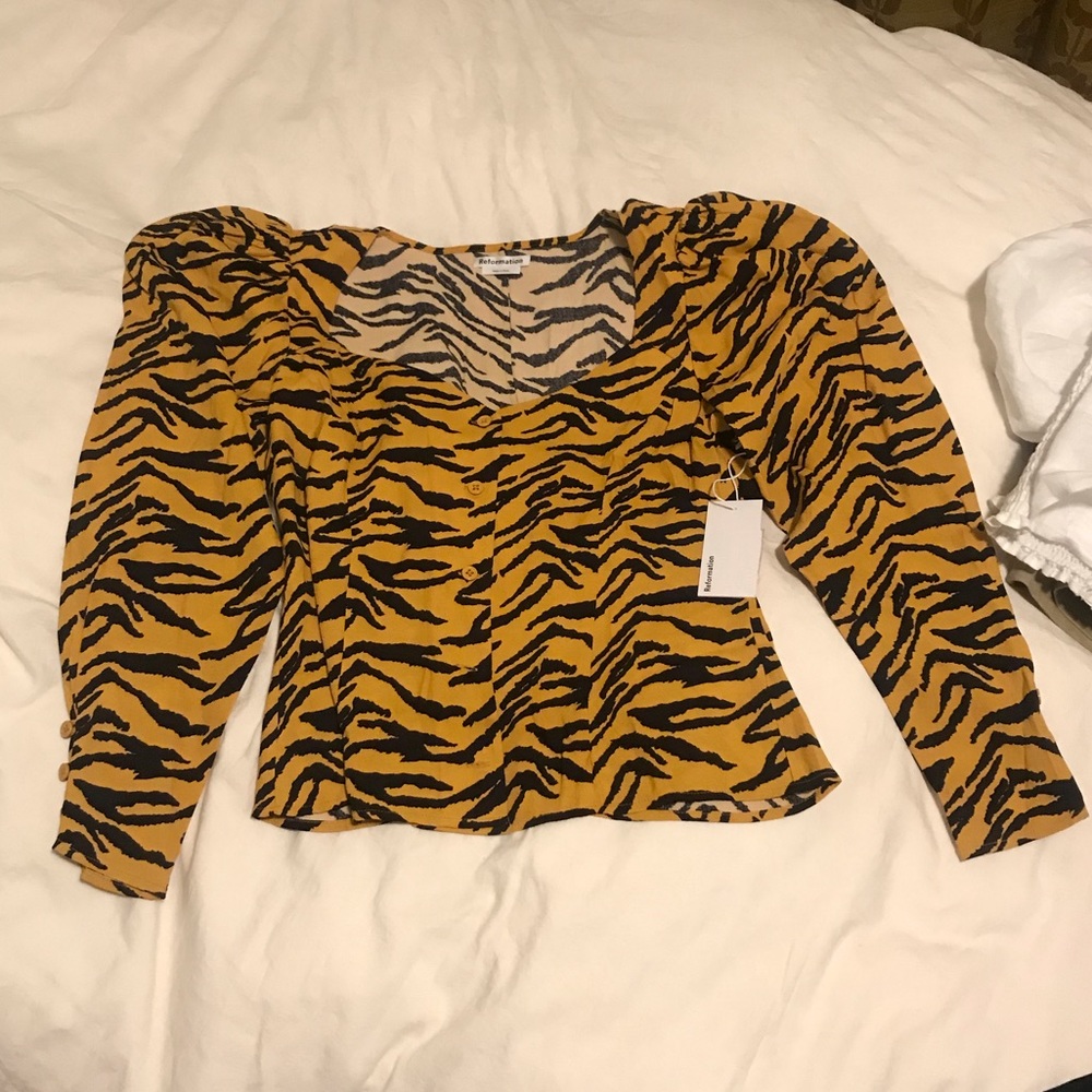 SOLD.NWT Reformation Tigress Notta Blouse - Picture 4 of 6